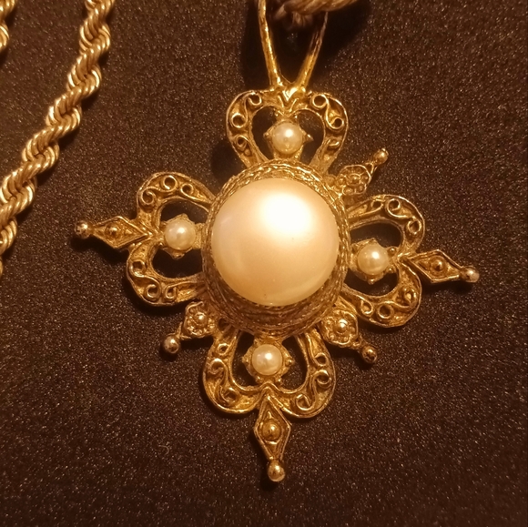 Dior Necklace with Pendant 36" - Picture 5 of 14